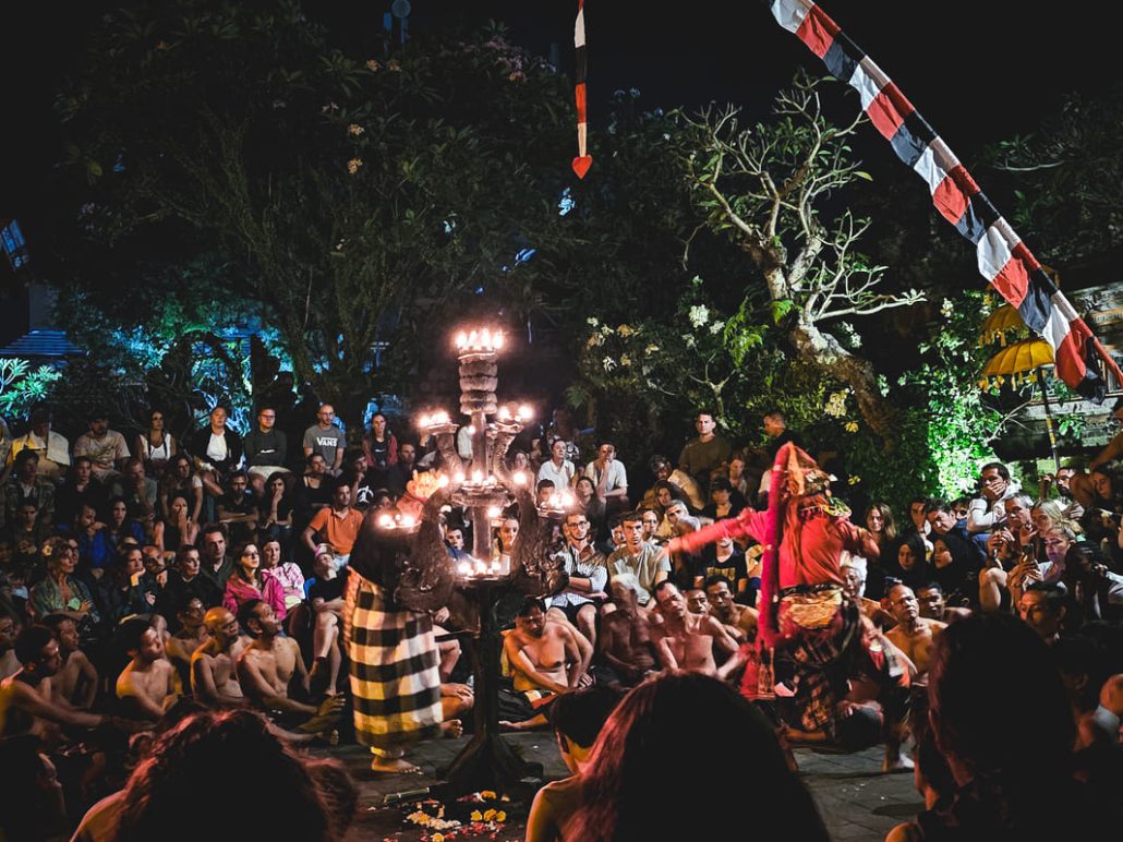spettacoli di danza balinese tradizionale