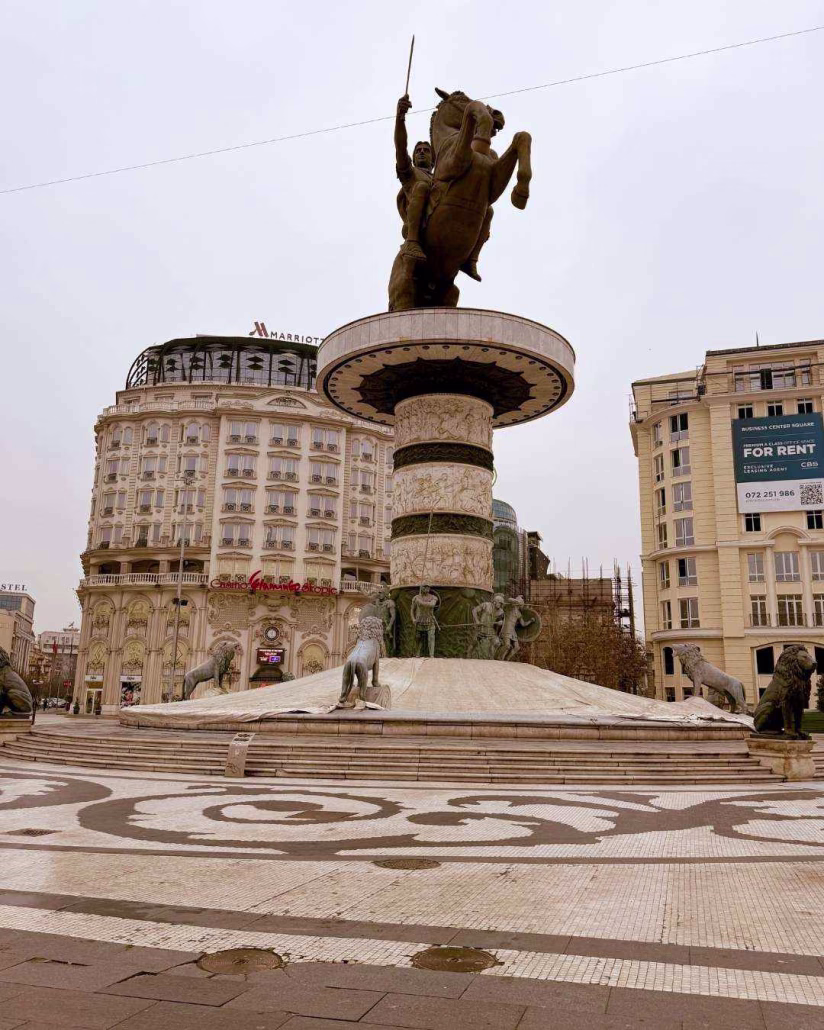 cosa vedere a skopje in un giorno Macedonia Square