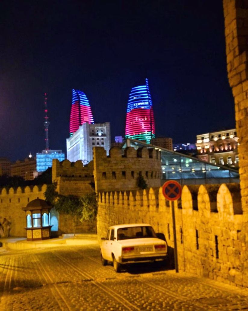 cosa vedere a baku di sera